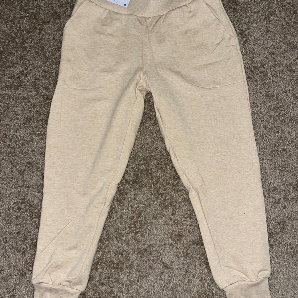 Women's Nike Sportswear Yoga Flow 7/8 Pants Oatmeal Size S